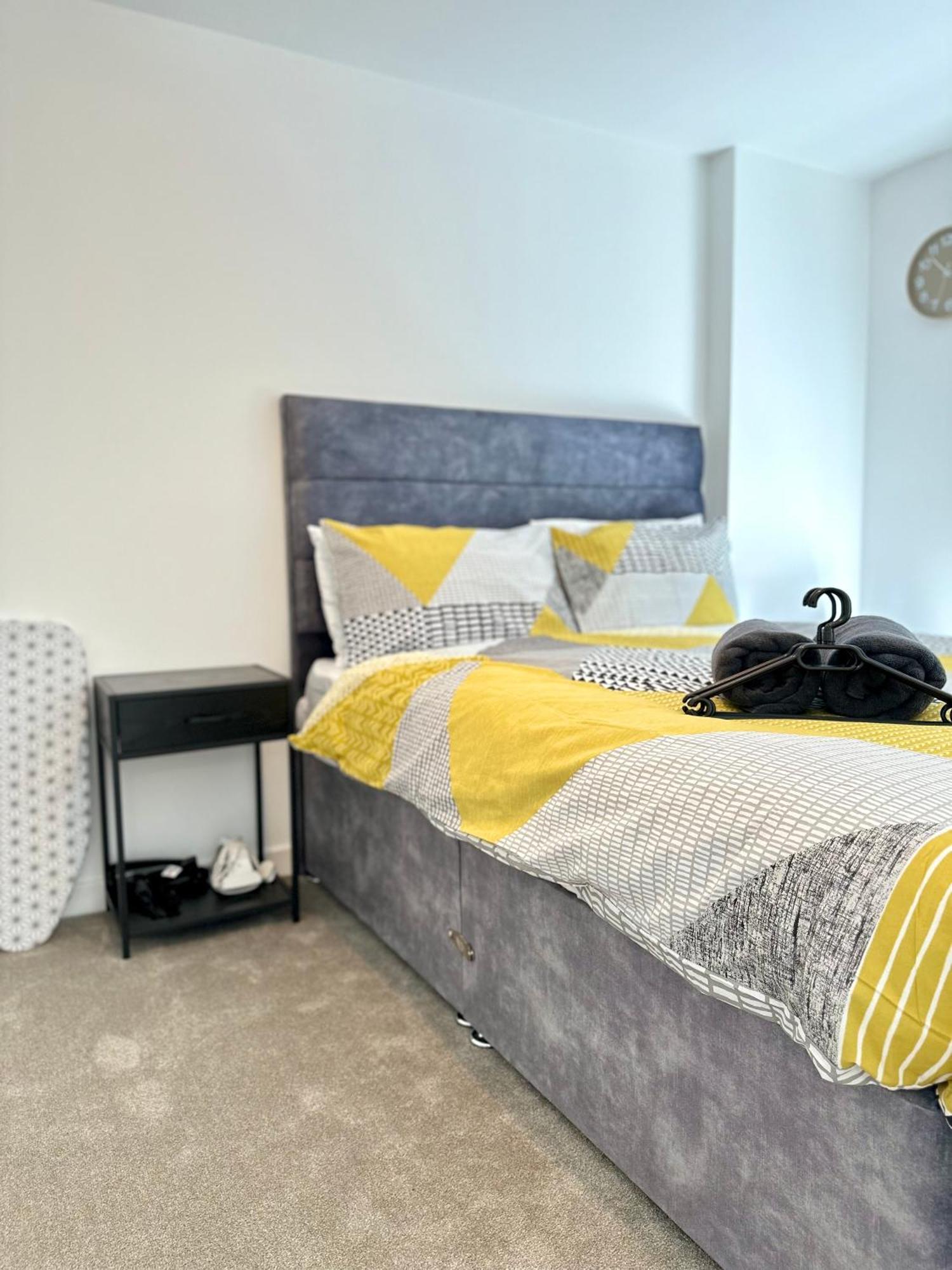 Fresh 2bed 2bath 2mins Drive To Man Utd Stadium Apartamento Mánchester