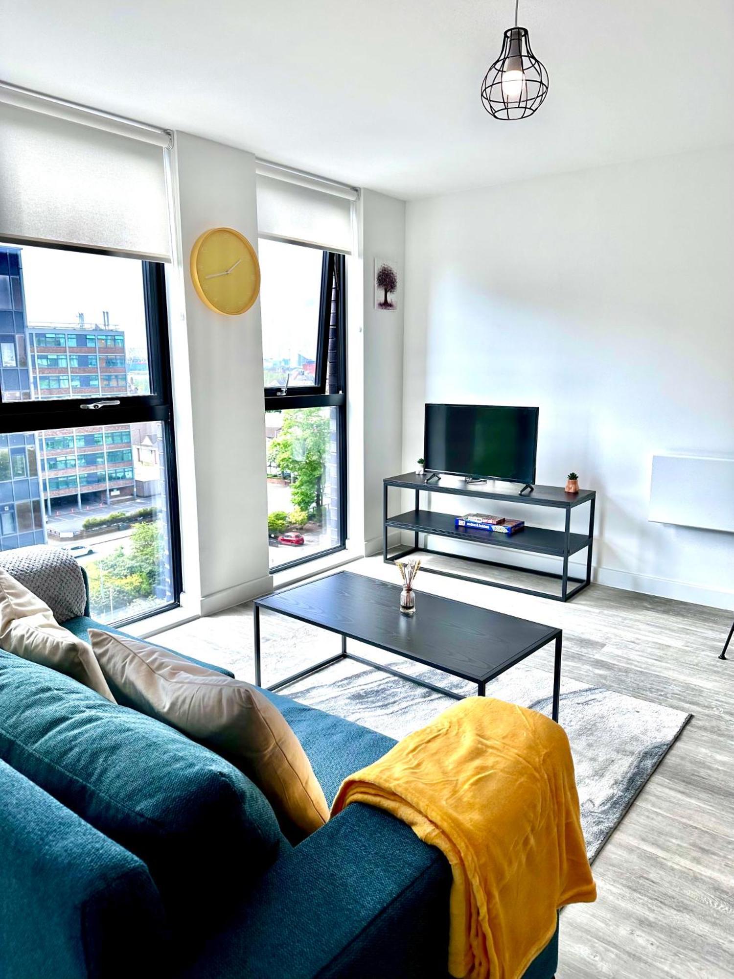 Fresh 2bed 2bath 2mins Drive To Man Utd Stadium Apartamento *